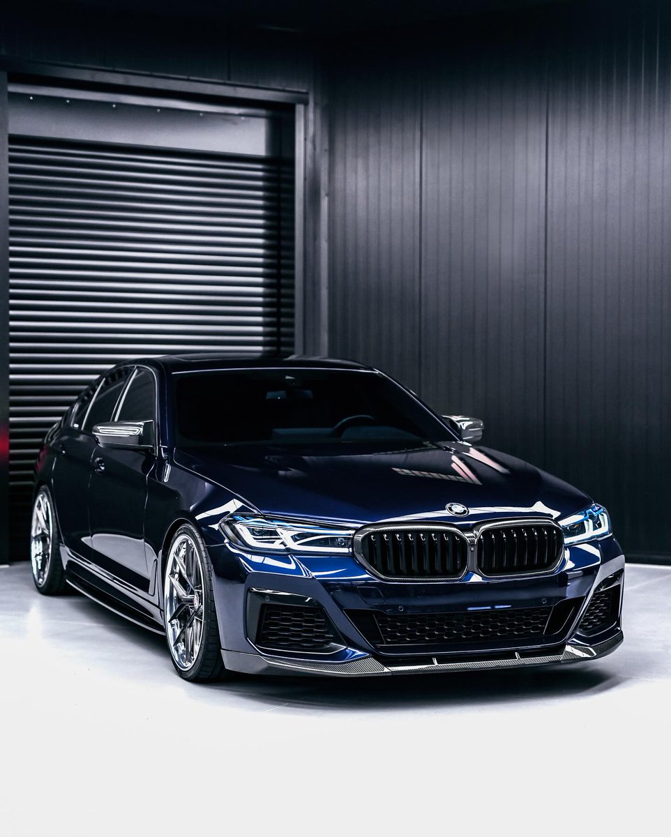 ApexDistrictX's tweet photo. BMW M550i https://t.co/AGCWksKsw9