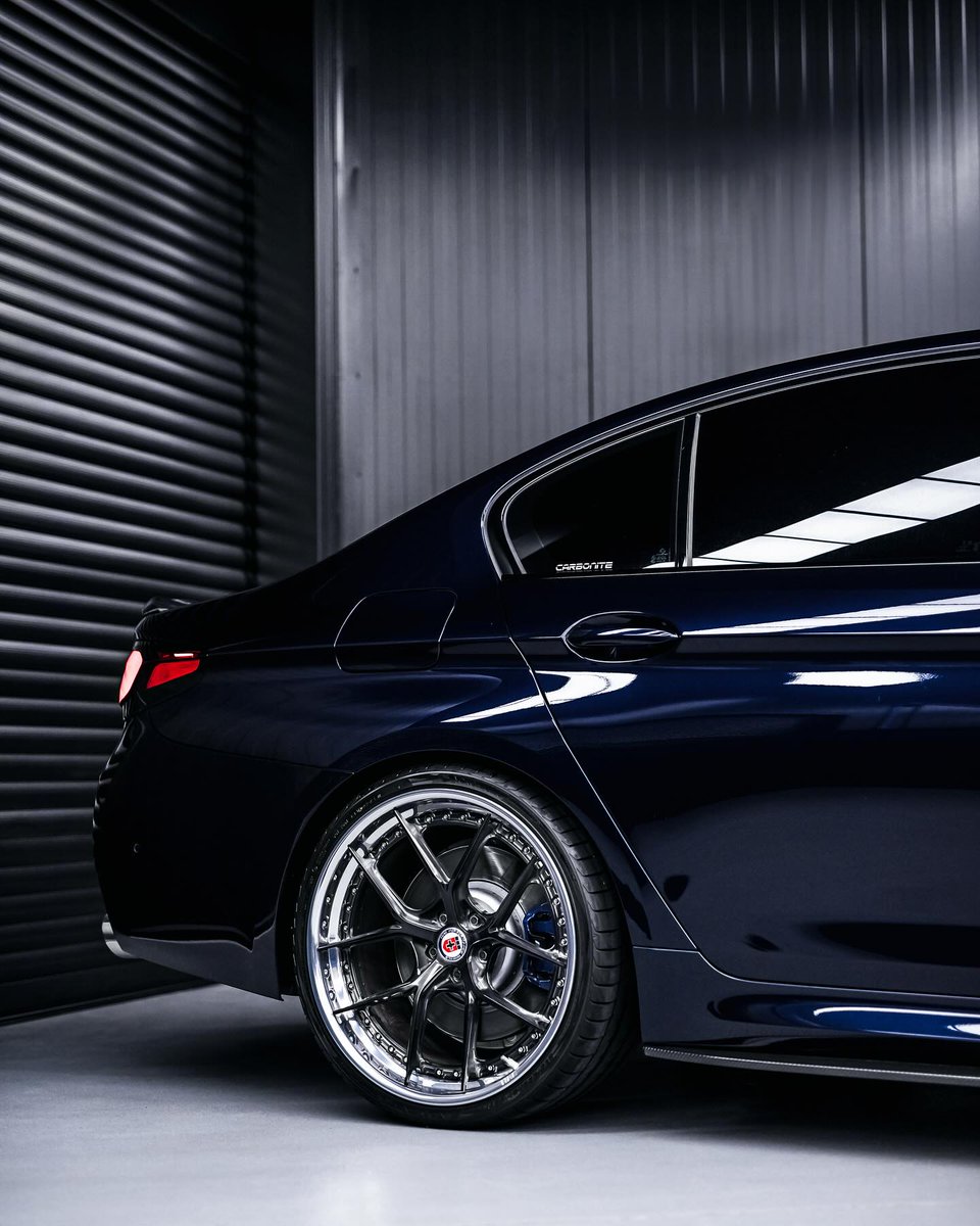ApexDistrictX's tweet photo. BMW M550i https://t.co/AGCWksKsw9