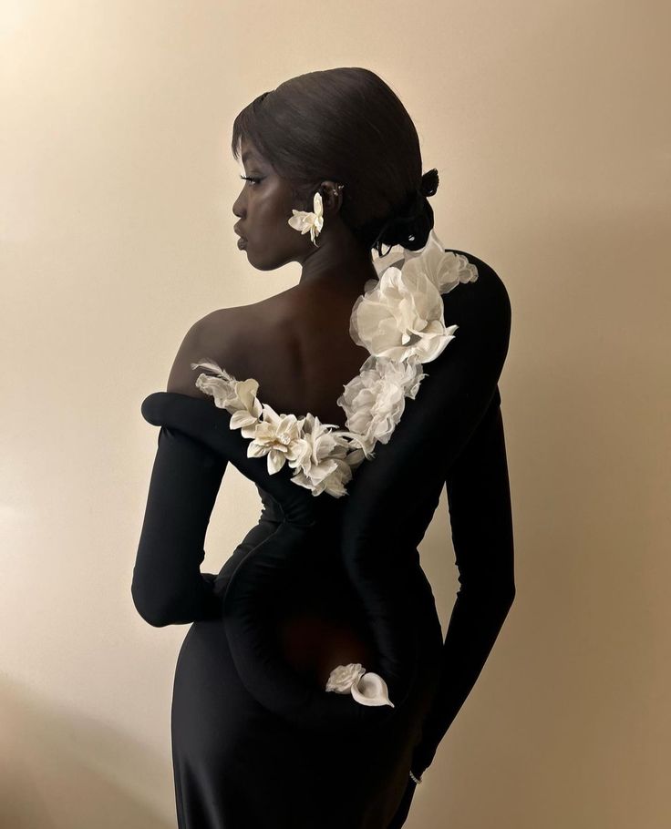 proseofarcturus's tweet photo. model dorcas meadowes 
— ᨳଓ . a thread https://t.co/qFn5Tr3qVI