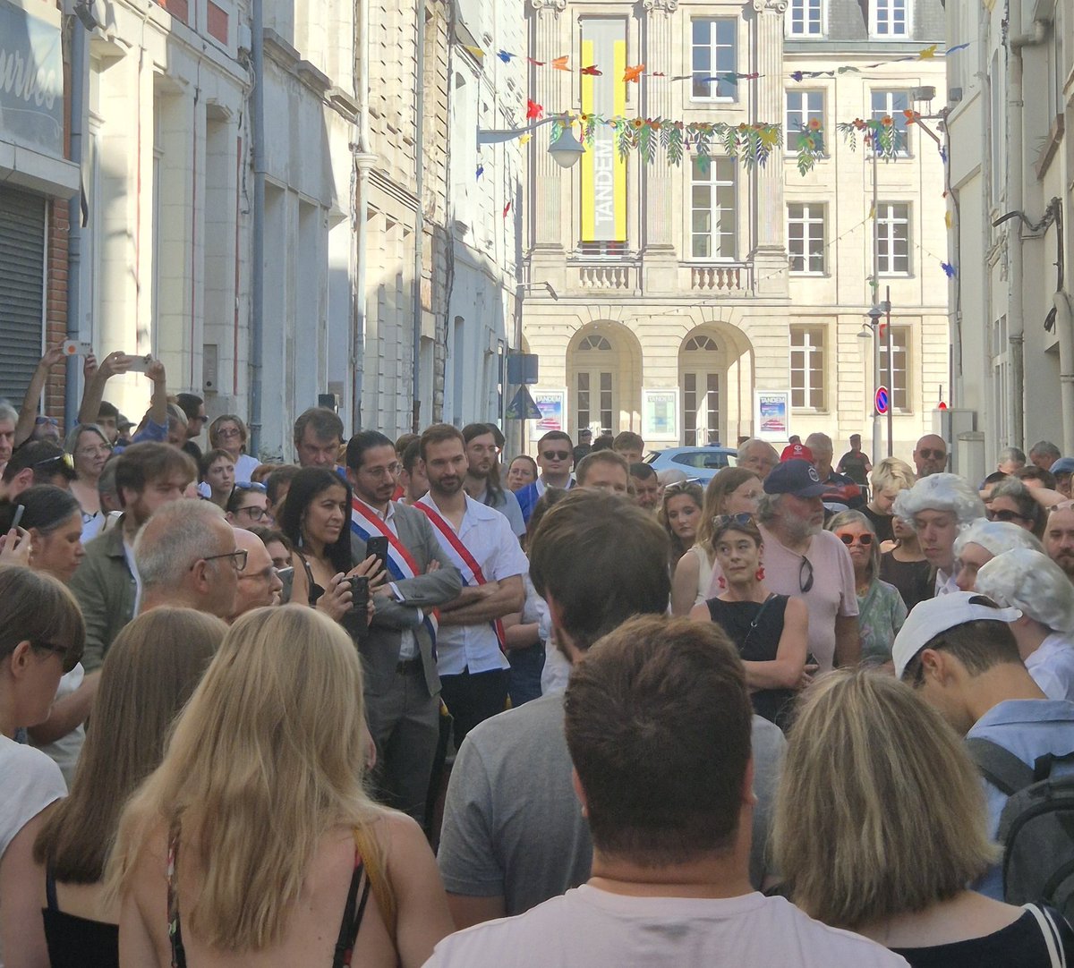 ALeaument's tweet photo. 🇫🇷 Superbe rassemblement à Arras pour rendre hommage à Maximilien Robespierre.

Ici est la France républicaine qui se souvient à qui elle doit sa devise « Liberté, Égalité, Fraternité ».

Vive la Révolution ! 

Vive l’Incorruptible ! https://t.co/BgiCv13Vth
