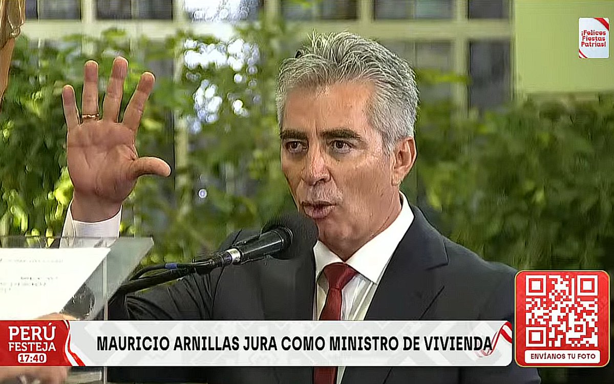 diegolazoh's tweet photo. Mauricio Arnillas jura como ministro de Vivienda, candidato eterno del fujimorismo por Arequipa, solo es bachiller en arquitectura, su única experiencia laboral, registrada por él mismo, es en una empresa dedicada a la "bioconstrucción" que ya no existe.
¿Cómo es el negocio? https://t.co/bbNwscrXnH