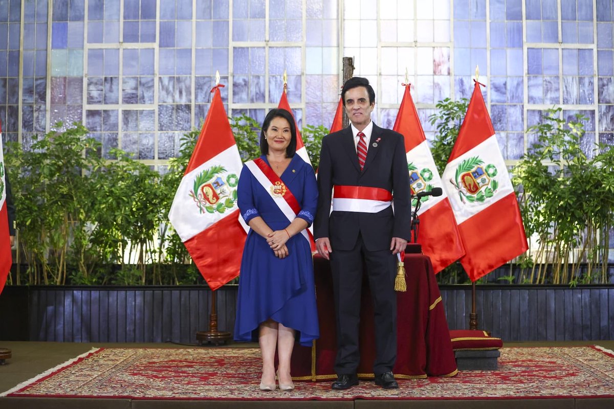 CancilleriaPeru's tweet photo. #NoticiasTorreTagle | Carlos Espá juró ante la presidenta Keiko Fujimori como nuevo ministro de Relaciones Exteriores. Con su asunción, la Cancillería inicia un periodo orientado a consolidar la proyección internacional del Perú y reafirma el compromiso del Gobierno con el fortalecimiento del estado de derecho, la defensa de la soberanía, la estabilidad nacional y la apertura al diálogo multilateral.

👉 https://t.co/e1nVo49ePC