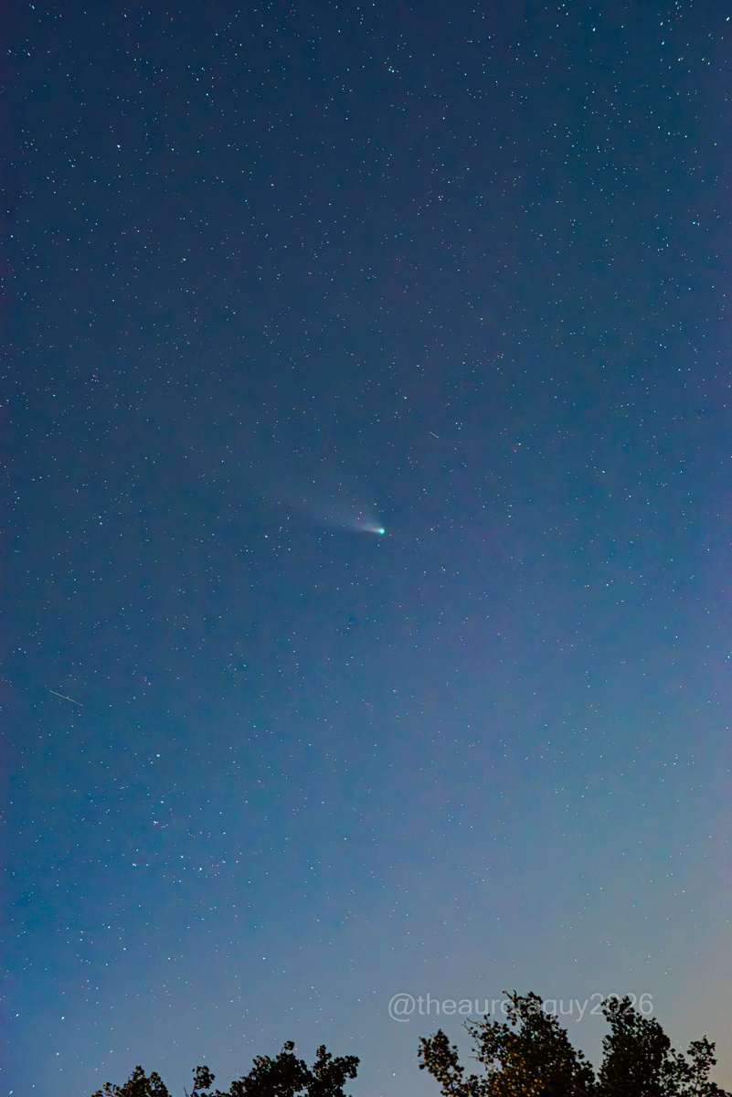 theauroraguy's tweet photo. From the archives this day July 28, 2020

Jumping Pound West of Calgary Alberta

As C/2020 F3 NEOWISE moves farther from Earth it starts losing naked eye visibility, the comet was now getting difficult to make out in the night sky.  The first image is with my 85 mm at F2.8 ISO 12800 for 8 sec, the 2nd  was with a 300 mm lens at F4 ISO 3200 for 45 sec.