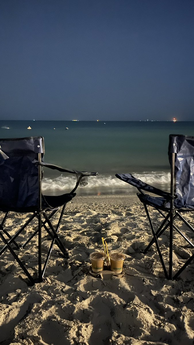 zahraatsr's tweet photo. 🤍🌊🧋🐈 https://t.co/mtzC2sPYmO