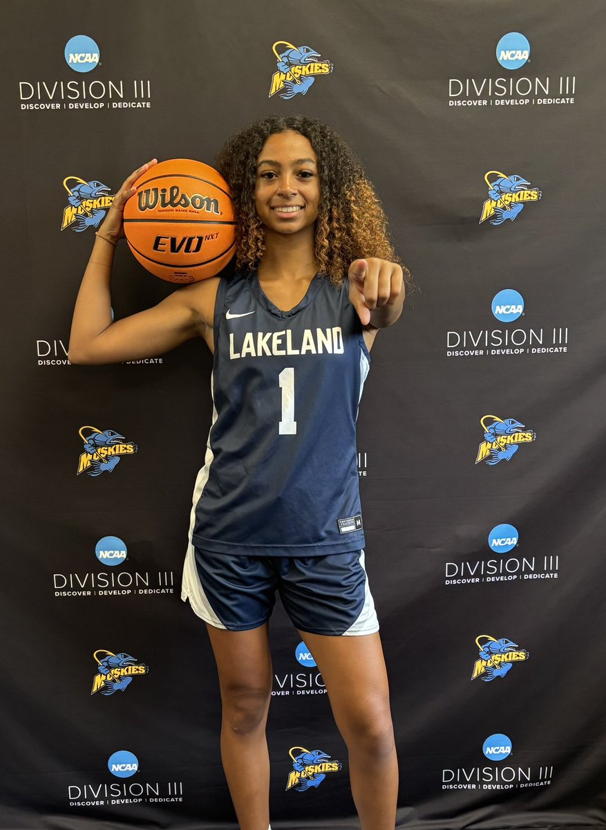 sashafierce0108's tweet photo. After a great conversation with Coach Lona and Coach Nyah and an amazing visit, I’m blessed to receive an offer from Lakeland University! Thank you @wbbcoach_lona and @coach_nyah  for this opportunity and for believing in me. 🐠🏀🩵#gomuskies #agtg https://t.co/2bNlkSwXS9