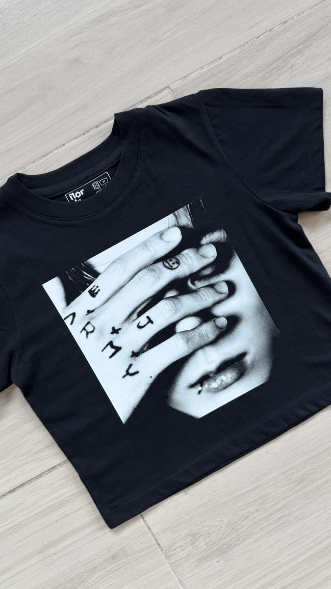 666flrrr's tweet photo. @rgxrlvs @supermerkd2 te sirve así? también hacen baby tee personalizadas 😁 

https://t.co/dBM8hc0PGs https://t.co/KjSJZrPihN