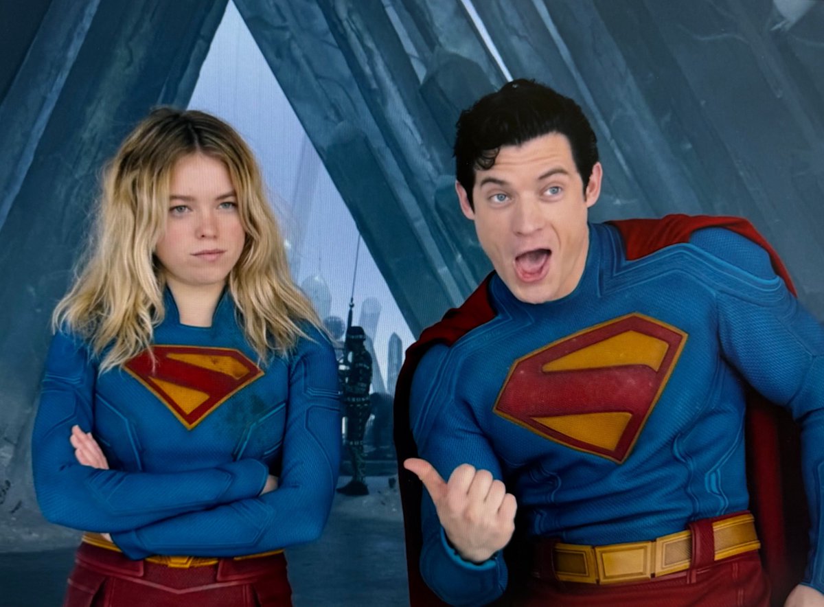 merasnixx's tweet photo. NUNCA me farão odiar vocês superprimos do dcu https://t.co/fDno8JwSkX