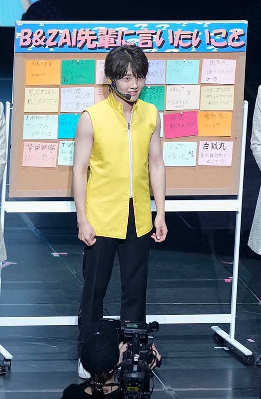 alknpmgmg's tweet photo. てか普通に夏のコンサートレポ写真としてあり得ないラインナップだからｗｗｗｗｗｗ https://t.co/dLVwFtDgXw