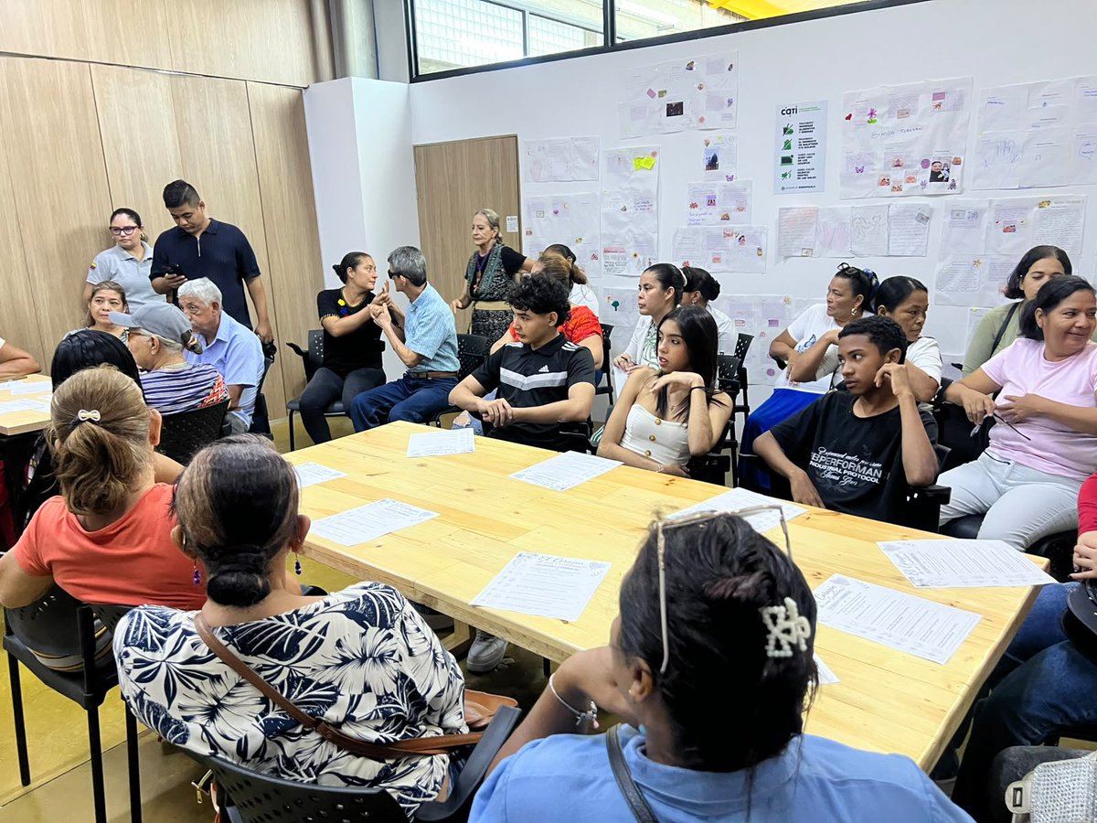 ICBFColombia's tweet photo. #BienestarAtlántico | En el Mes del Cuidador, desde el Centro de Apoyo a la Inclusión generamos un espacio de reconocimiento y expresión emocional para las madres y jóvenes cuidadores. Visibilizamos sus experiencias, fortalecimos su bienestar y reafirmamos su invaluable papel. https://t.co/Li5D0eICMb