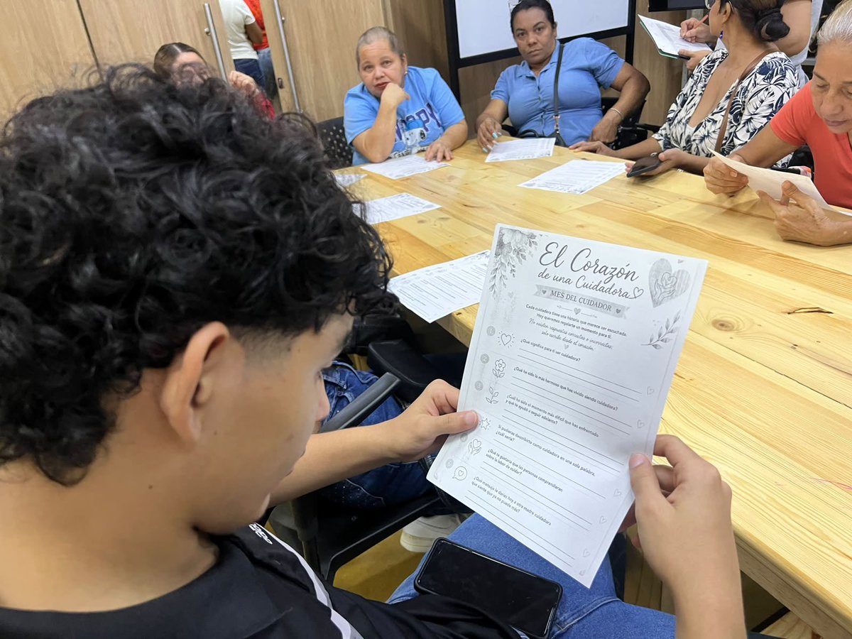 ICBFColombia's tweet photo. #BienestarAtlántico | En el Mes del Cuidador, desde el Centro de Apoyo a la Inclusión generamos un espacio de reconocimiento y expresión emocional para las madres y jóvenes cuidadores. Visibilizamos sus experiencias, fortalecimos su bienestar y reafirmamos su invaluable papel. https://t.co/Li5D0eICMb