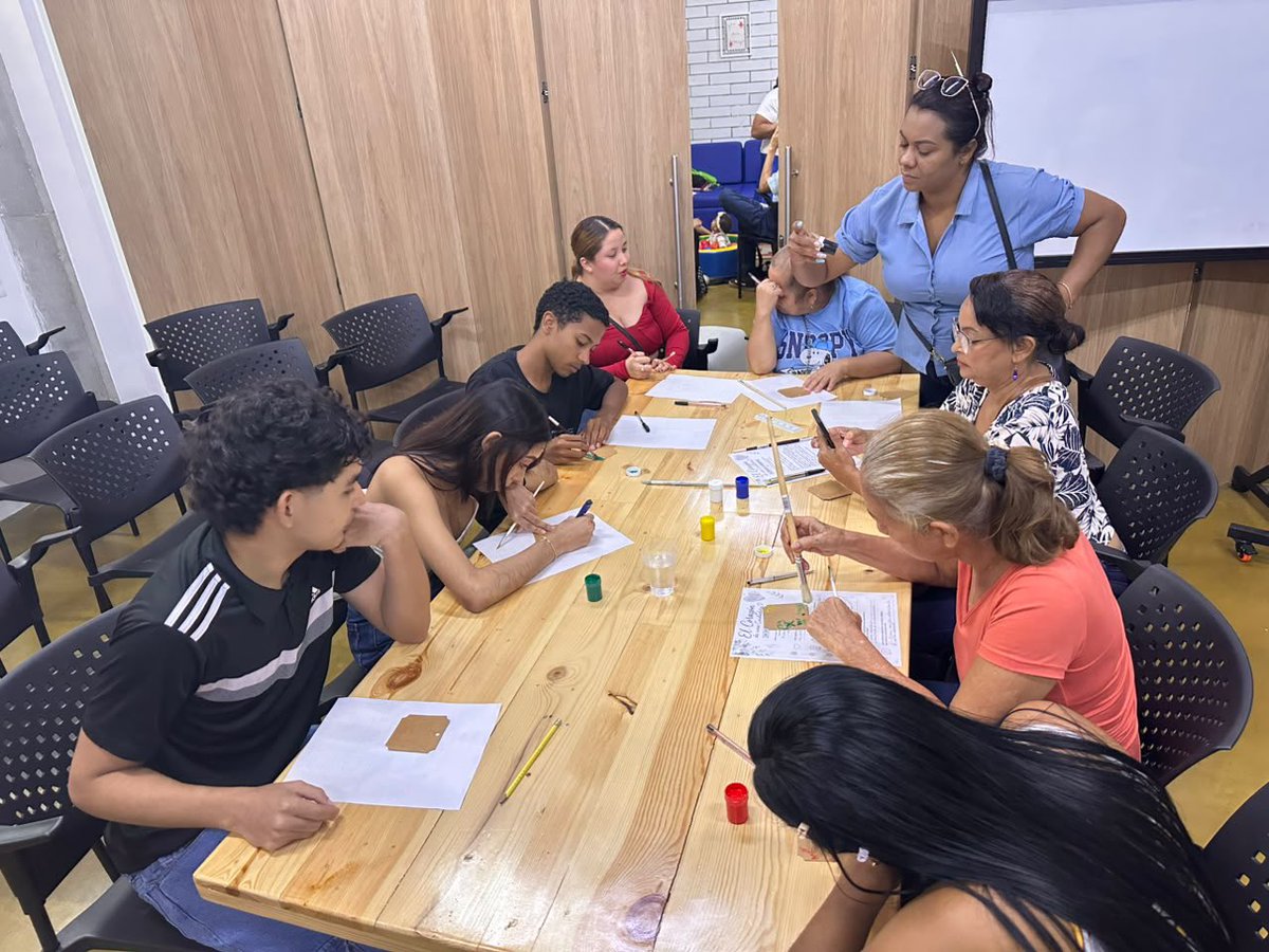 ICBFColombia's tweet photo. #BienestarAtlántico | En el Mes del Cuidador, desde el Centro de Apoyo a la Inclusión generamos un espacio de reconocimiento y expresión emocional para las madres y jóvenes cuidadores. Visibilizamos sus experiencias, fortalecimos su bienestar y reafirmamos su invaluable papel. https://t.co/Li5D0eICMb