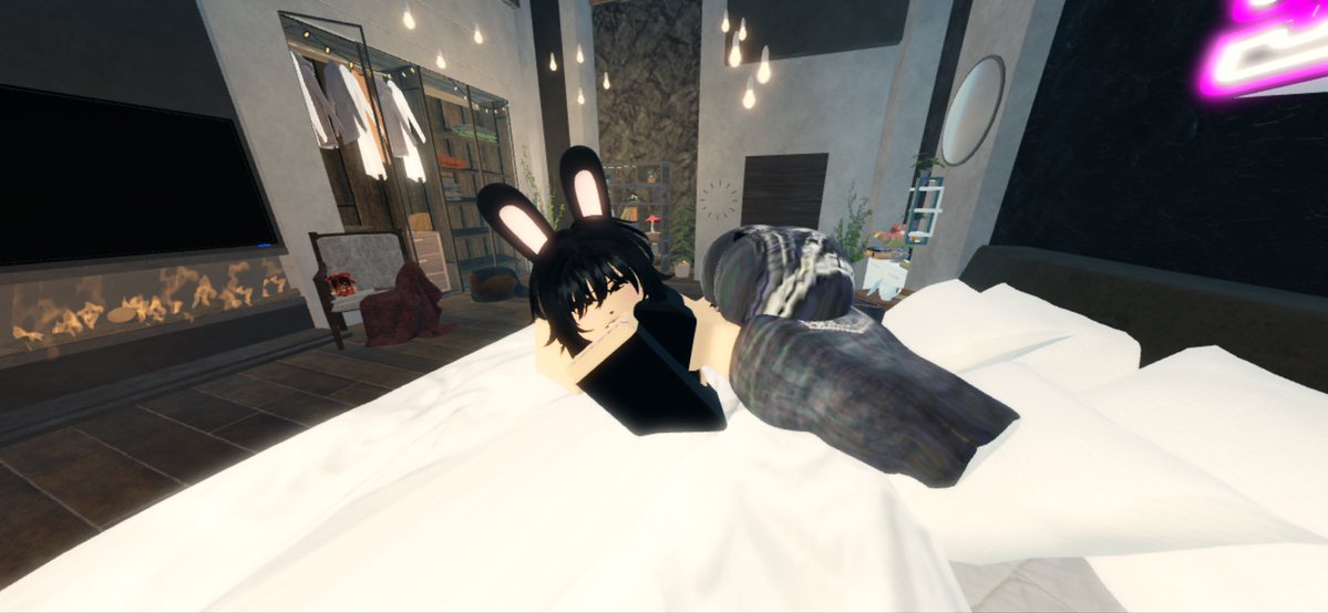 XavierSalg2456's tweet photo. Took these a while back so I hope they’re good enough 😔✌️💔 #rosex #robloxcondo #r64 #robloxporn https://t.co/kDWpbjpCto