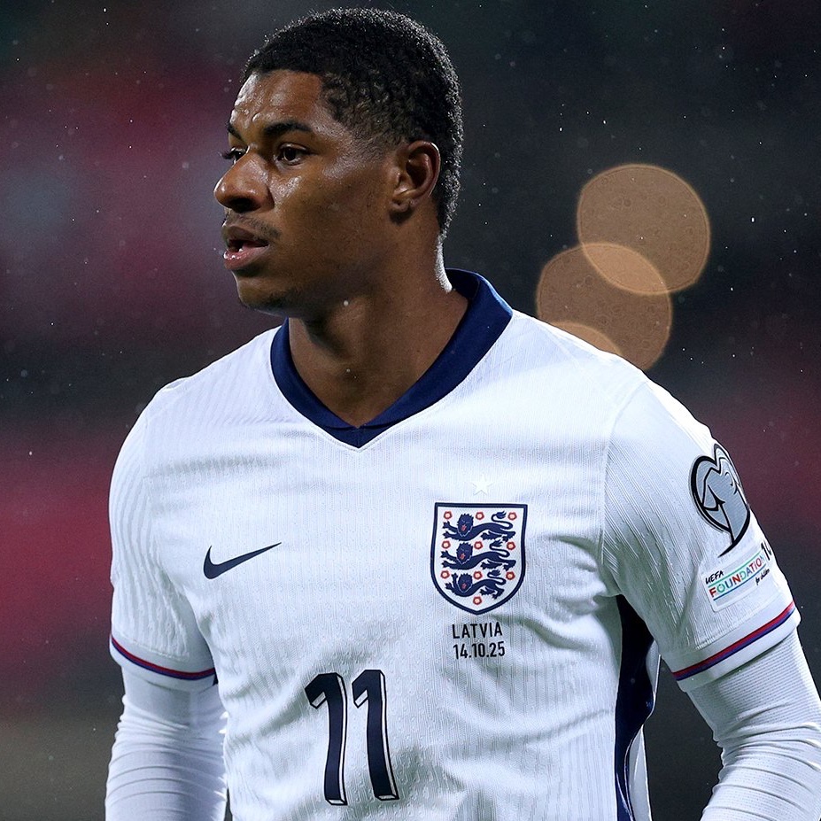 TheMatchdayHQ's tweet photo. 🚨🚨 | 𝐁𝐑𝐄𝐀𝐊𝐈𝐍𝐆: Al Nassr are PUSHING to sign Marcus Rashford from Manchester United this summer. 💣

[@pedrogva6] https://t.co/0PFpJStAL8