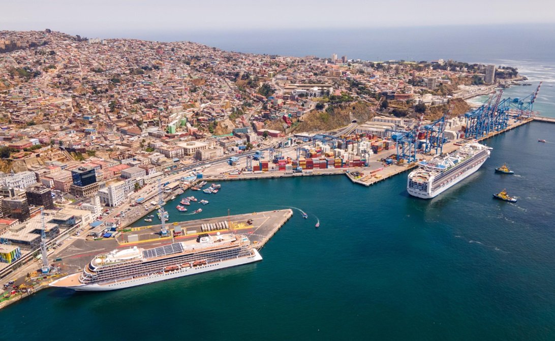 GAMBA_CL's tweet photo. Gobierno destrabó inversión para expandir el Puerto de Valparaíso tras DOCE AÑOS paralizado https://t.co/02X31m4MgG https://t.co/l6TLgyMoYn