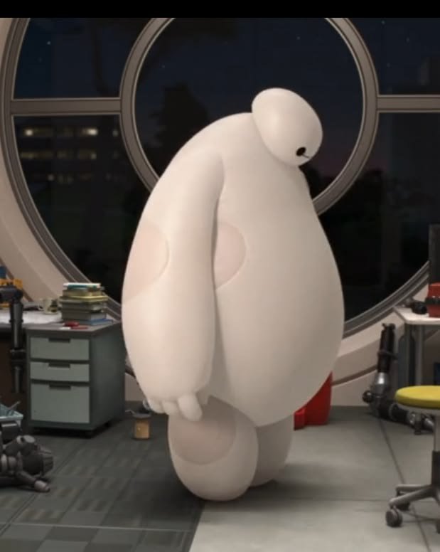 pieslf's tweet photo. baymax                     vs                   noomax https://t.co/yXKqBKkt4G