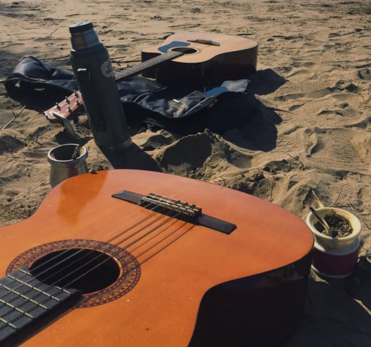 FiascoMelastomo's tweet photo. #AU Julienzo!!

Donde cinco amigos forman una banda de garaje...

O

Donde Julián, el letrista, se da cuenta de que la inspiración para sus canciones de amor siempre fue su mejor amigo Enzo. https://t.co/vo2DPjRRDD