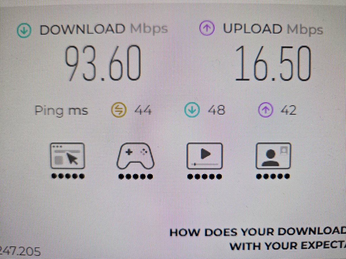 xavicabrera's tweet photo. En verdad @izzi_mx  es una mierda el servicio que das. Esto es tu servicio de 700 M. Y ya sé qué me vas a decir, que reinicie el módem. Es la única solución que se saben todos los "Ingenieros" en sistemas. https://t.co/cXLhB4bxY6