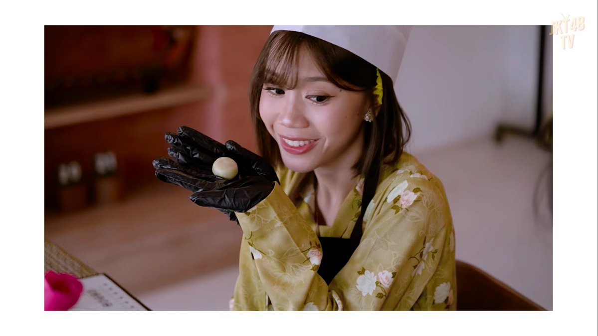 LunarianID's tweet photo. Hai guys, udah pada nonton belum nih konten terbaru YouTube JKT48 TV? 👀

Bubub @A_LuluJKT48 bakalan bisa engga yah?

Yuk yuk tonton video fullnya!!
🔗: https://t.co/klGCGxkMBl https://t.co/hJClSi8XmP
