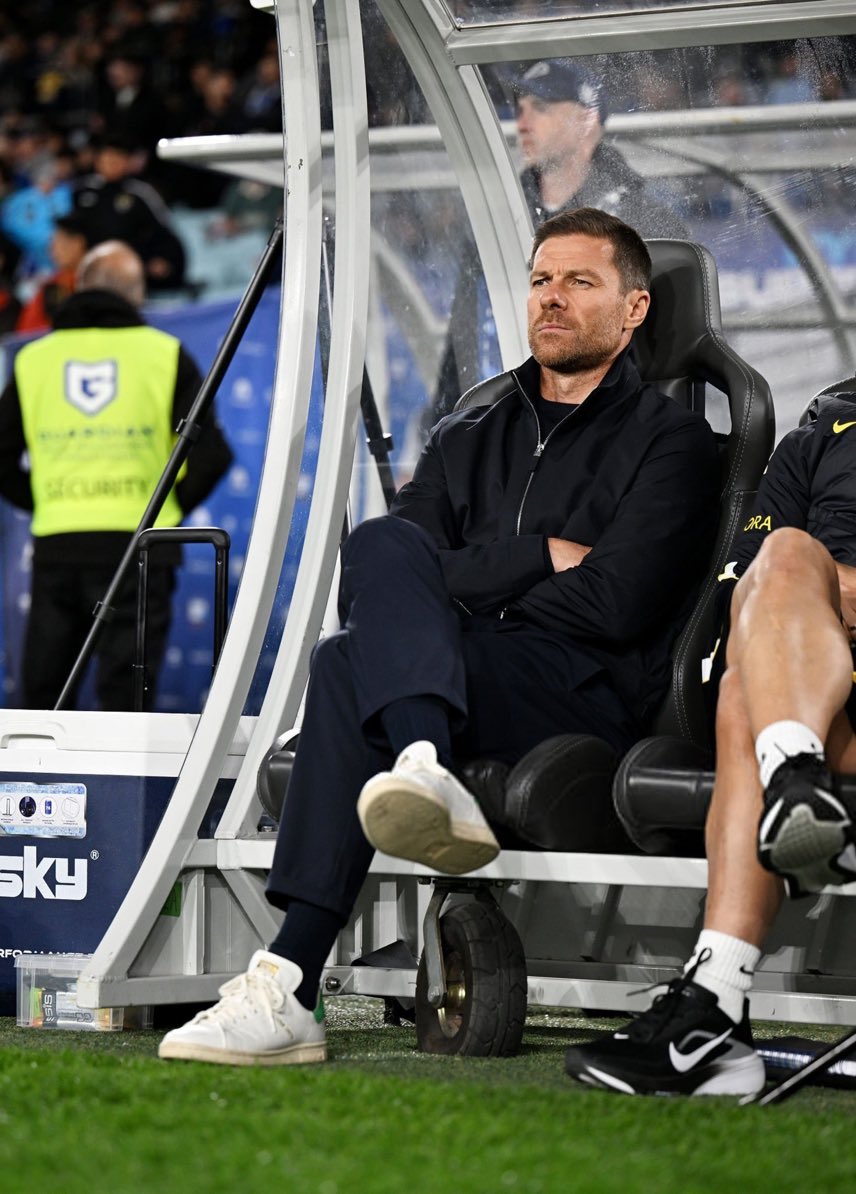 LatestCFC10's tweet photo. 🚨 Alonso has approved Henderson + Welbeck deals. Chelsea always wanted experienced midfielder in squad, remember Xhaka attempt. Both deals could be done soon. (@FabrizioRomano) https://t.co/5CbCbw2uAG