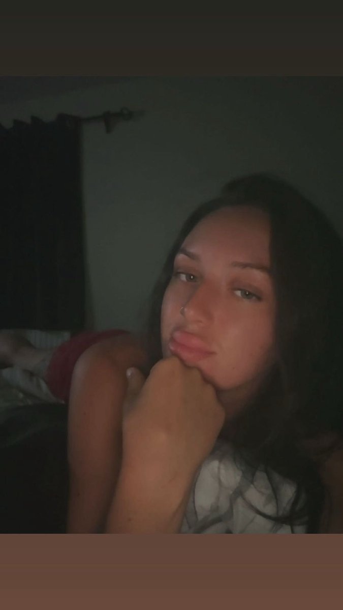 MiSSBaddina's tweet photo. Good night losers ,who’s going to cheer me up and leave me something to wake up to 🥺💵

Say your good nights here https://t.co/RSpCGUjKjM or https://t.co/TGQAfpS0nF here 😌🤑
#paypig #paypigswelcome #contentseller https://t.co/ptxPBdNz1A