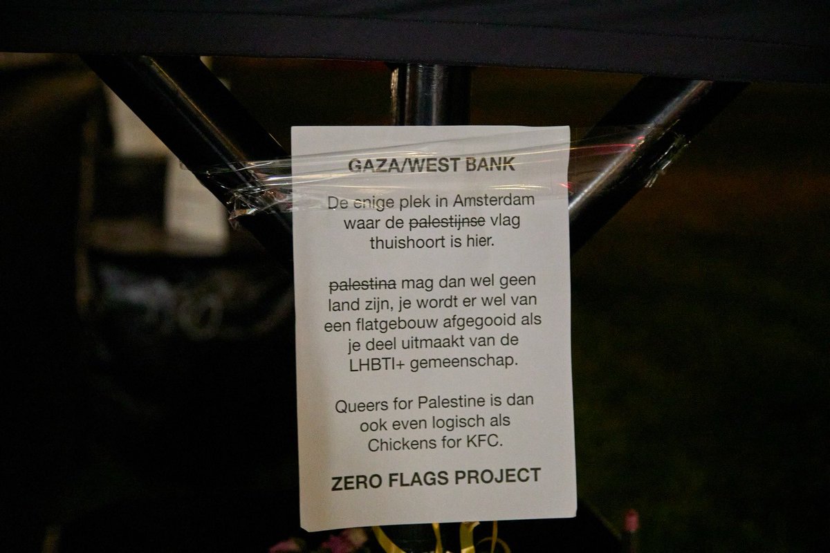 PietKrant's tweet photo. Daarom hingen mensen vannacht zelf Palestijnse vlaggen op bij het museumplein. Niet uit haat, maar uit consistentie.

Als Zero Flags écht staat voor nul vlaggen van landen waar liefde met de dood wordt bestraft, hoort deze vlag er juist bij.

#ZeroFlags #LGBTQRights #LoveIsLove https://t.co/dz5Xs9FUJ4