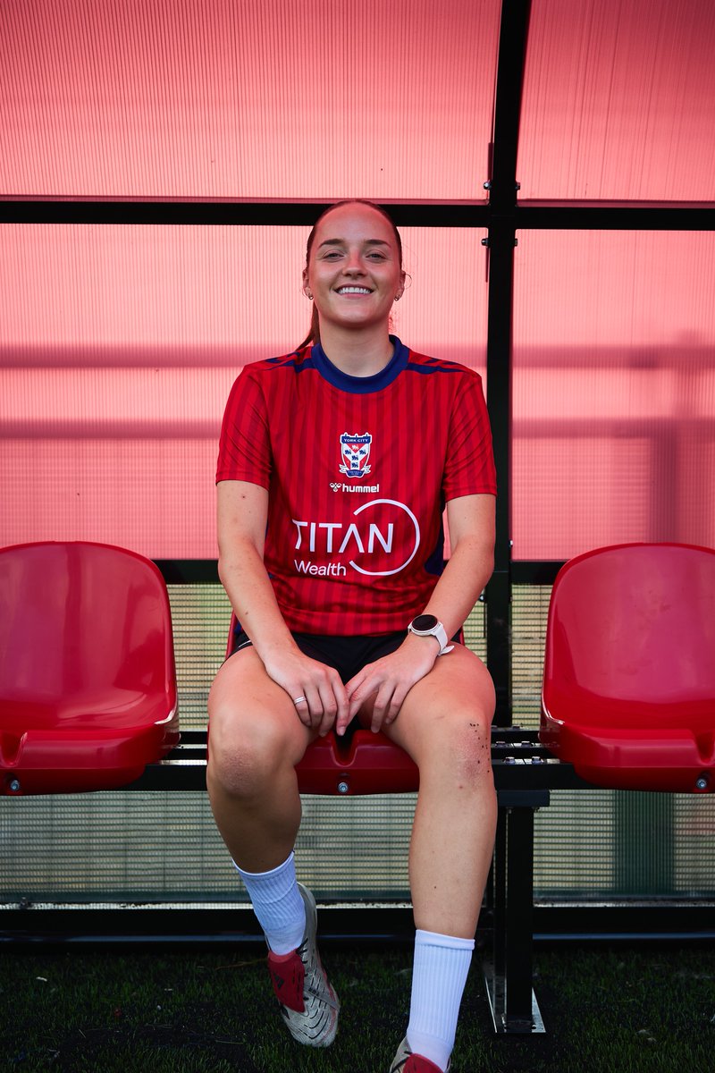 YorkCityLFC's tweet photo. We are delighted to welcome Grace Foyer to the club 🙌

Centre midfielder Grace joins us after one season with Hull City, after spending 5 years in America, with previous experience in our girls' pathway.

Welcome to York, Grace.

#YCLFC #MinsterBelles https://t.co/bVSJp25KKS