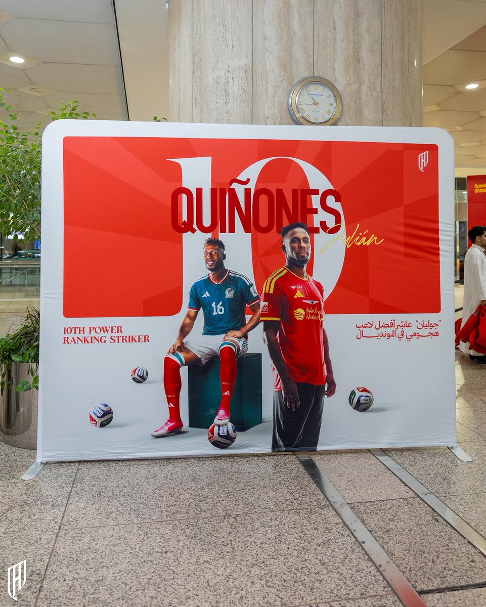 Radio_Formula's tweet photo. 🥹🐆 ¡ASÍ SE RECIBE A UN HÉROE MUNDIALISTA! Julián Quiñones regresó a Arabia Saudita tras su destacada actuación con la Selección Mexicana en el Mundial 2026 y en Al Qadsiah le prepararon una bienvenida a la altura de su gran momento. ❤️🇲🇽

Con el mensaje "Es bueno tenerte de vuelta, La Pantera", el club y su afición celebraron el regreso del delantero, recordando además que hizo historia al convertirse en el primer futbolista del Al Qadsiah en marcar un gol en una Copa del Mundo. 🌍⚽👏

📷 fcqadsiah