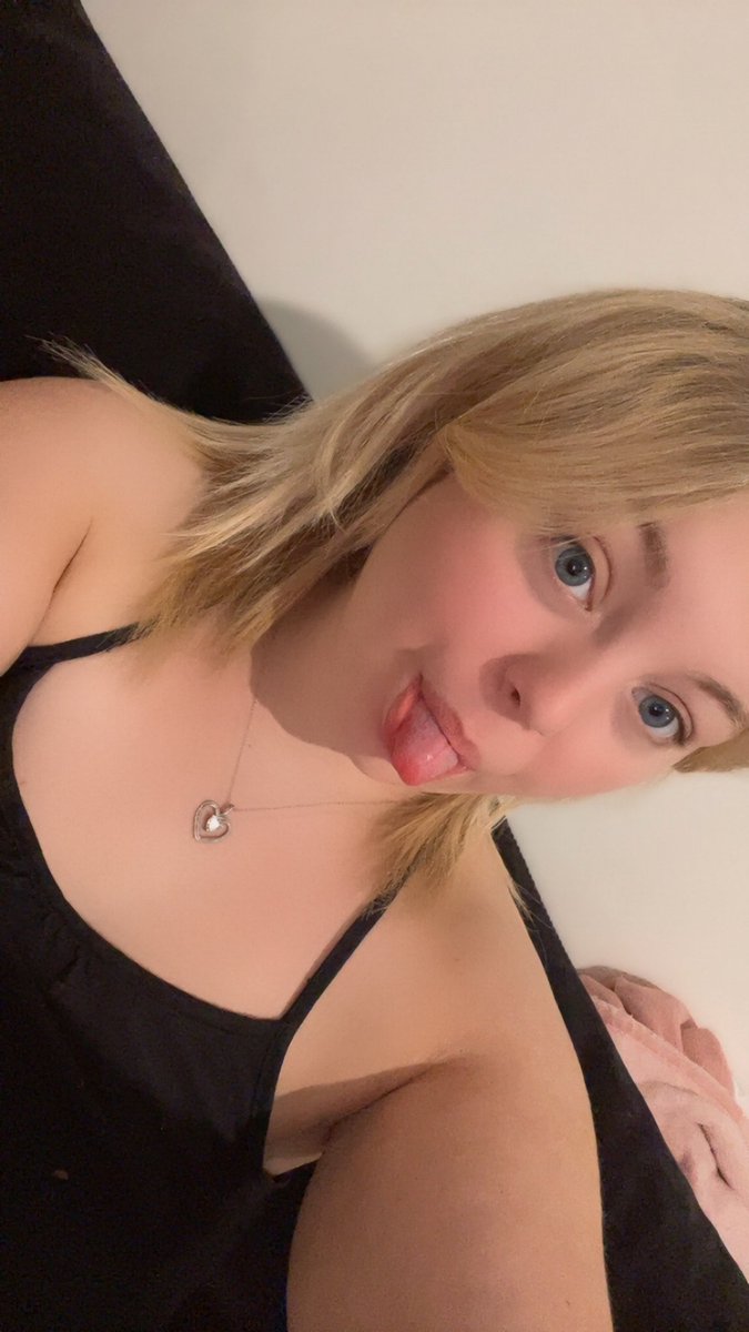 Louna0c's tweet photo. Bientôt un mois que je l'ai fait un volontaire 🥵🙈
@nofacemodele https://t.co/h4pNHc2IbJ