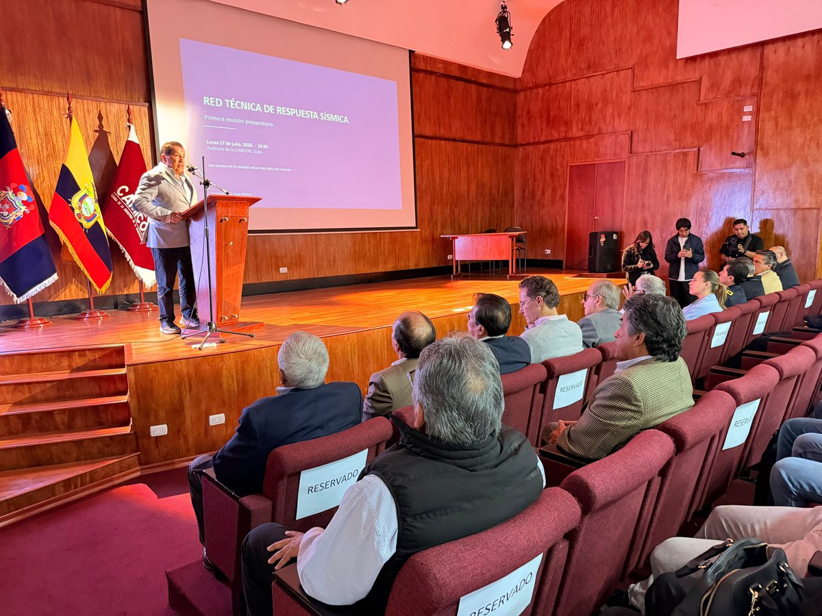 estefania_gru's tweet photo. #Ecuador registra, en promedio, 86 sismos de magnitud 4 o más al año. #Quito está sobre un sistema de fallas activas de cerca de 60 km, capaz de generar eventos superiores a magnitud 6.

Ante este escenario, asumimos la responsabilidad de ser parte e impulsar las acciones necesarias para la creación de la Red Técnica de Respuesta Sísmica, junto a @Constructpositivo, @camicon_ec, @CICPichincha, profesionales, expertos, instituciones y equipos de emergencia como @BomberosQuito.

La gestión del #riesgo exige liderazgo, planificación y decisiones anticipadas. No esperemos la emergencia para empezar a prepararnos.