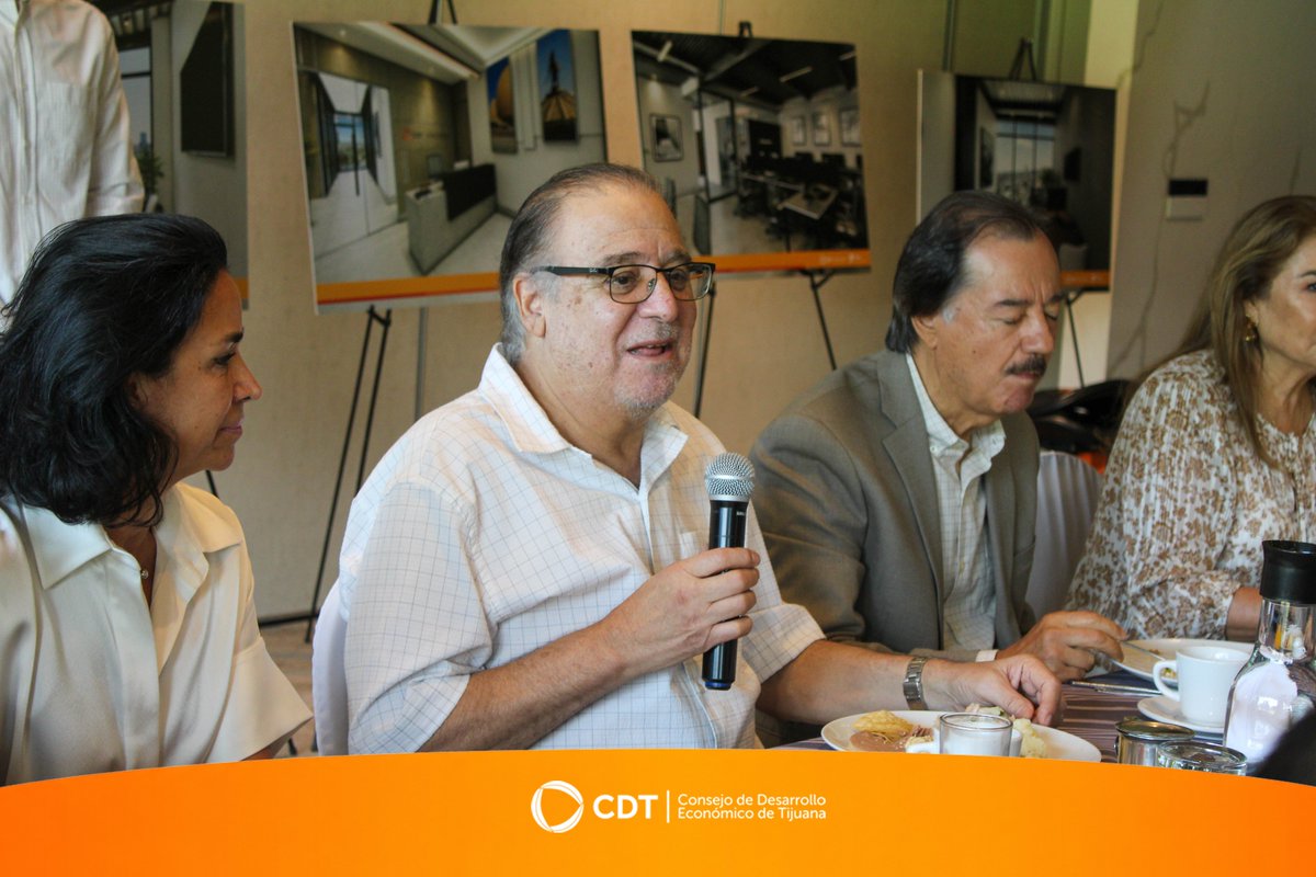 CDTijuana's tweet photo. Realizamos nuestra Reunión de Consejo Consultivo con la presidenta Ana Alicia Meneses y los consejeros del #CDT, dando seguimiento a los proyectos que impulsan el desarrollo de #Tijuana. CDT: proyectos que construyen el futuro de Tijuana. #MotorTransformadorDeTijuana https://t.co/Ar5gvDN85w