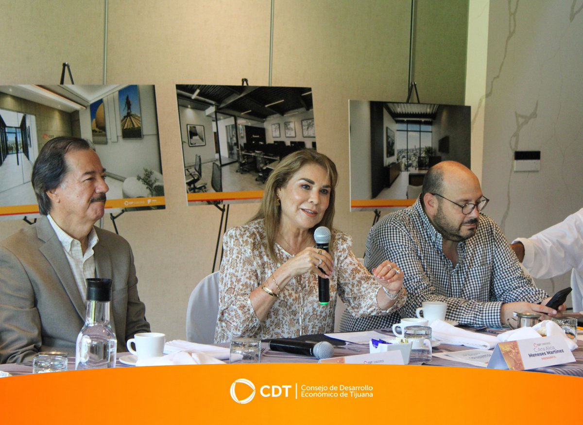 CDTijuana's tweet photo. Realizamos nuestra Reunión de Consejo Consultivo con la presidenta Ana Alicia Meneses y los consejeros del #CDT, dando seguimiento a los proyectos que impulsan el desarrollo de #Tijuana. CDT: proyectos que construyen el futuro de Tijuana. #MotorTransformadorDeTijuana https://t.co/Ar5gvDN85w