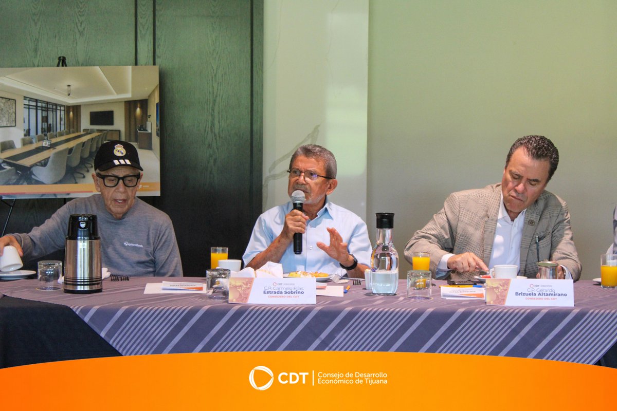 CDTijuana's tweet photo. Realizamos nuestra Reunión de Consejo Consultivo con la presidenta Ana Alicia Meneses y los consejeros del #CDT, dando seguimiento a los proyectos que impulsan el desarrollo de #Tijuana. CDT: proyectos que construyen el futuro de Tijuana. #MotorTransformadorDeTijuana https://t.co/Ar5gvDN85w