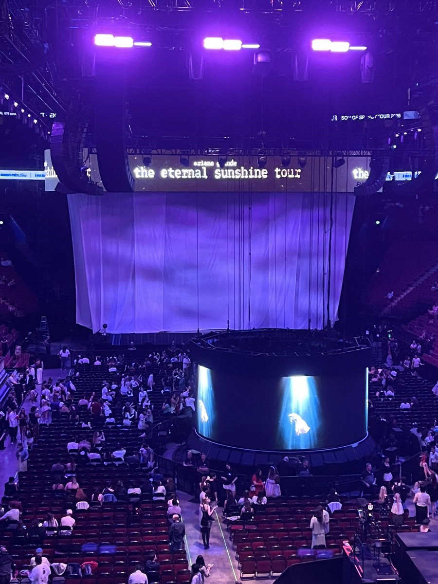 xmandielee's tweet photo. this is not a drill !!!! https://t.co/eaT22Usjr7