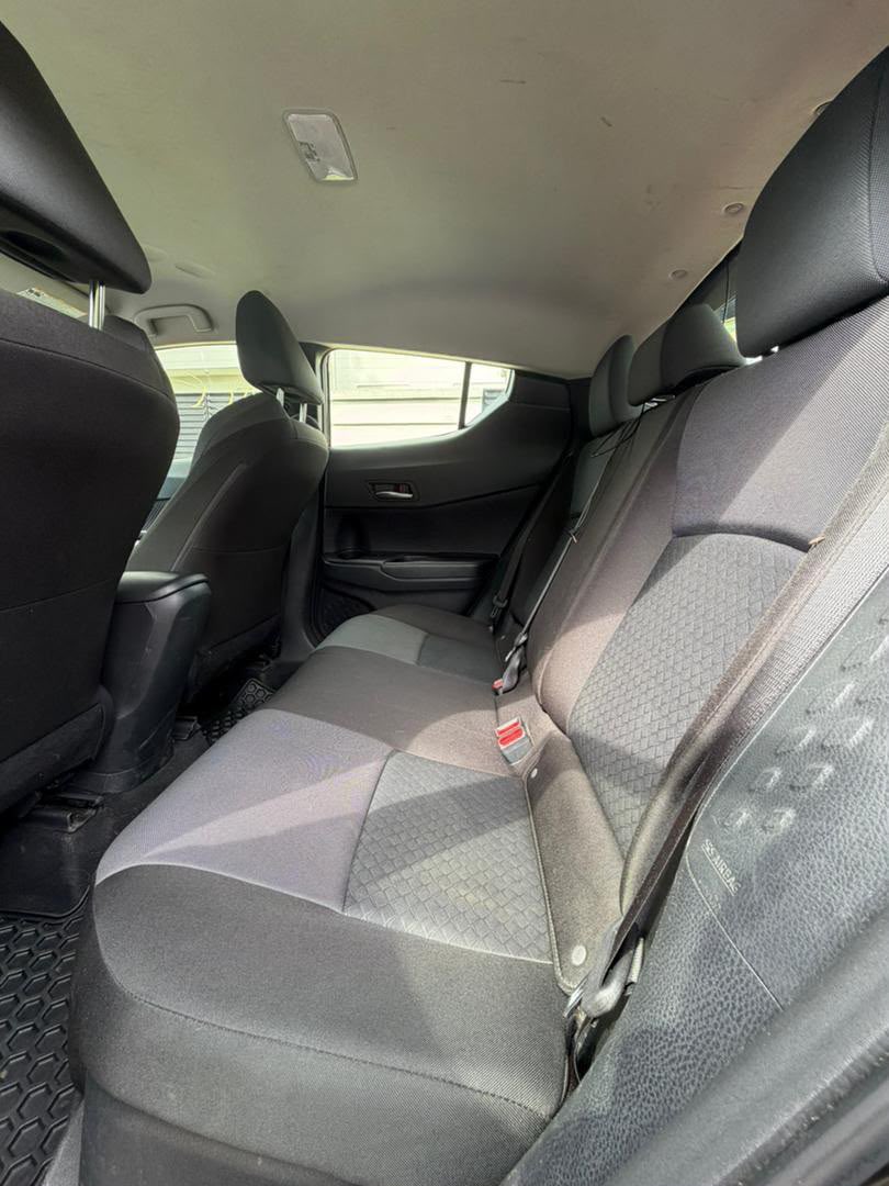 fourthspeedgh's tweet photo. Toyota CH-R XLE 
2022 model
Key start
Fabric seats
Touch infotainment system 
Rear view camera 
Lane keeping assist system 
Pre-collision alert system

Price:¢305,000ghc negotiable

Call / WhatsApp: +233593922214
Accra, Ghana 🇬🇭 
#fourthspeedmotors https://t.co/mQkiOOfuV3