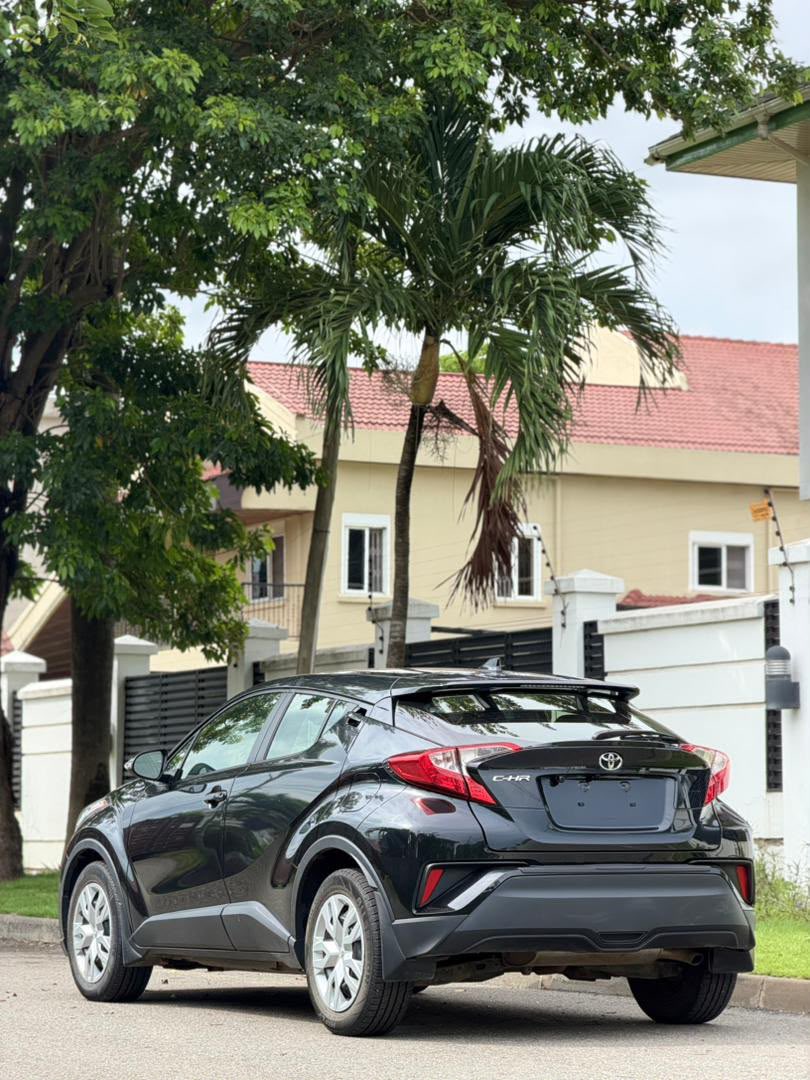 fourthspeedgh's tweet photo. Toyota CH-R XLE 
2022 model
Key start
Fabric seats
Touch infotainment system 
Rear view camera 
Lane keeping assist system 
Pre-collision alert system

Price:¢305,000ghc negotiable

Call / WhatsApp: +233593922214
Accra, Ghana 🇬🇭 
#fourthspeedmotors https://t.co/mQkiOOfuV3