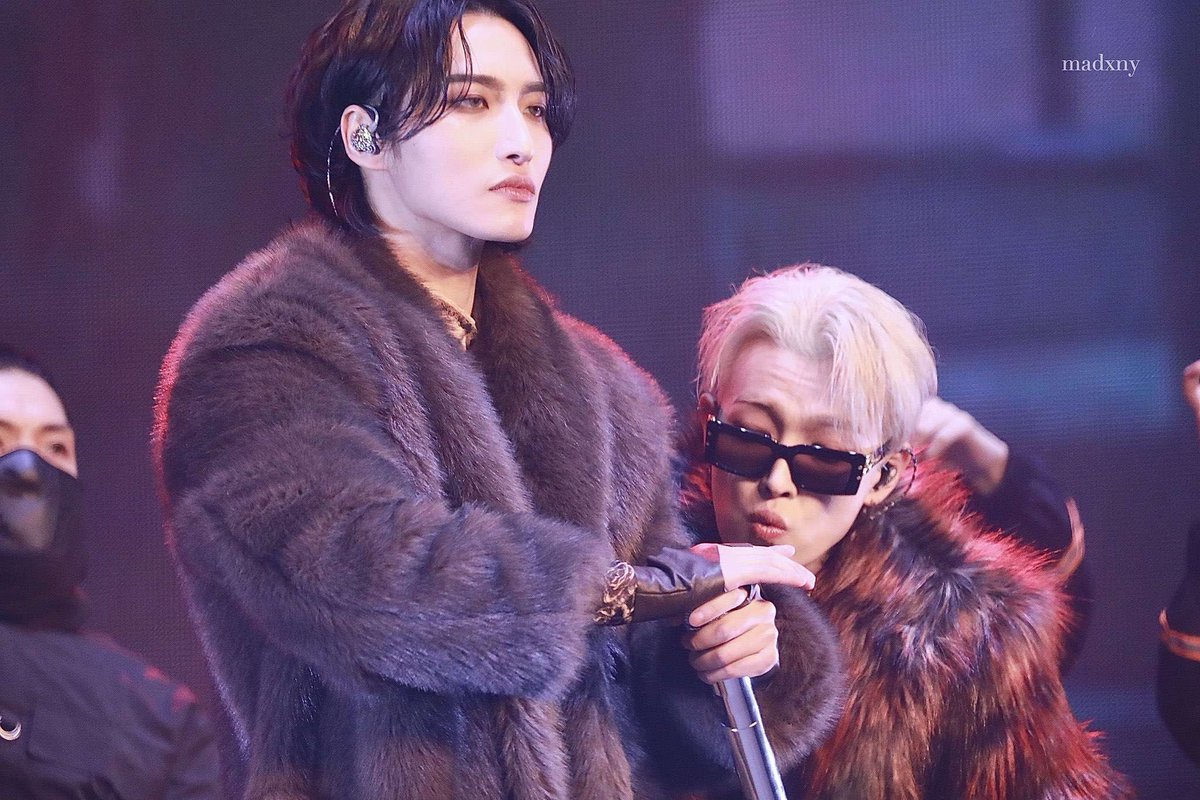 violetcrazy__'s tweet photo. this is THE sj picture idc idc https://t.co/BZWbhfuQpG