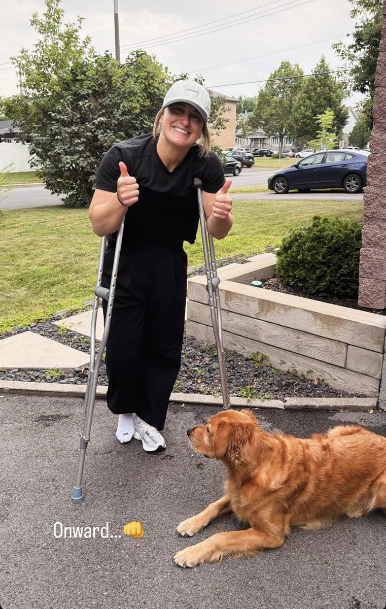 PWHL_Montreal's tweet photo. Nous souhaitons un prompt rétablissement à notre capitaine ❤️

Wishing our captain all the best in her recovery!

📸@pou29 / Instagram https://t.co/e8YyBECcYt