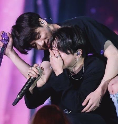 kmnfate's tweet photo. jikook parallels https://t.co/X4jBOtMMuq