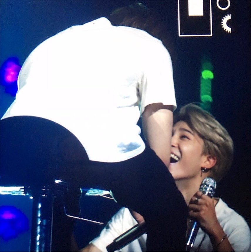 kmnfate's tweet photo. jikook parallels https://t.co/X4jBOtMMuq