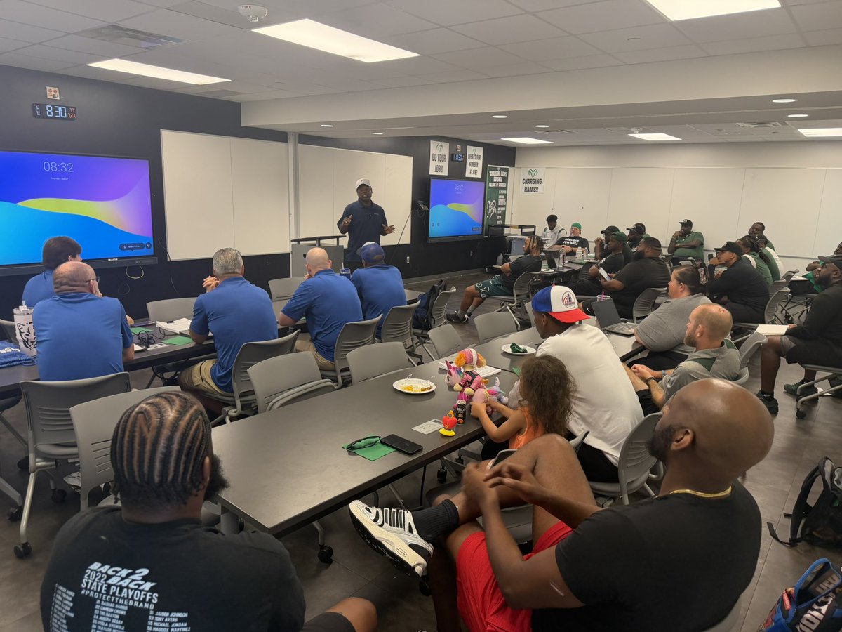 BERKNERFOOTBALL's tweet photo. We’ve had alot of great knowledge poured into our staff today! Thanks to our wonderful admin team and the legend, @dacoachbrothers for coming by!
#ProtectTheBrand #HERD #IOU #ByAnyMeans https://t.co/Wcwjy5EmVB