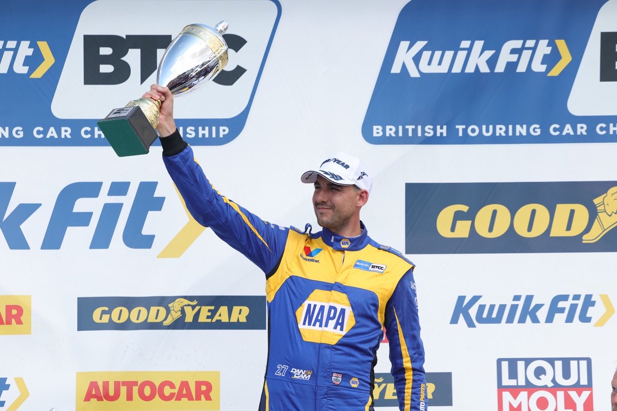DanCammish's tweet photo. Thruxton 🏆 🏆 

Onward to north of the border 🏴󠁧󠁢󠁳󠁣󠁴󠁿 

#dc27 #btcc https://t.co/FAqtfUutZr