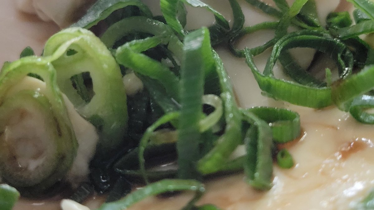 shiny_4649's tweet photo. おはよ～！
今日は変な時間に起きてお腹空いたから豆腐～ https://t.co/PyA6S2x6tW