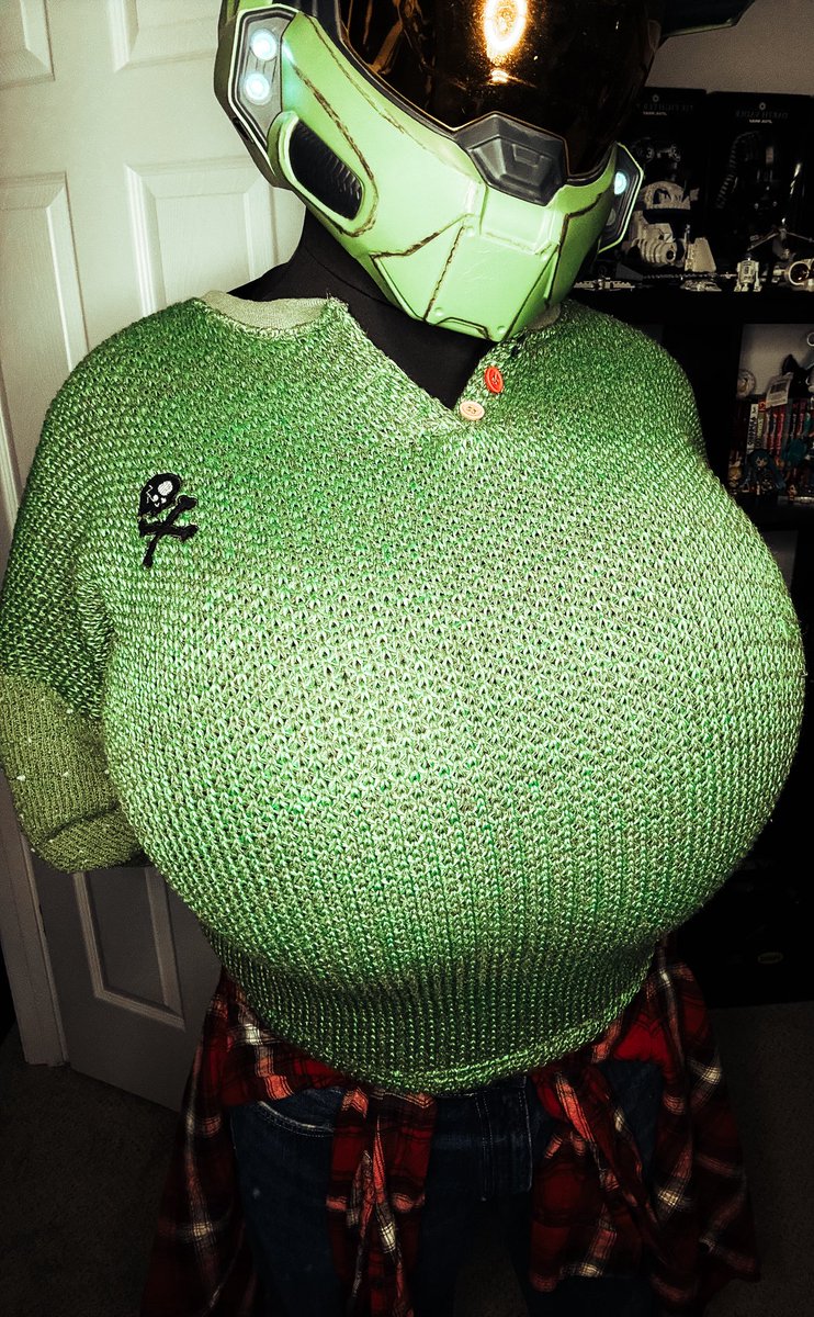 biggirlwisp's tweet photo. Got a new sweater the other day!! I wonder how much of me it can handle? Maybe we can… find out together..?
#breastinflation #inflation #inflationfetish https://t.co/0FyUoeasZo