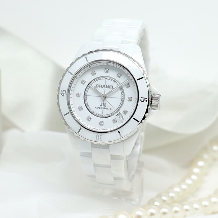 briller_gmt's tweet photo. 夏の装いにモードなアクセント。
CHANELのJ12。
▼腕時計を見る
🔗https://t.co/6rQk9qhtXN

60回まで無金利のショッピングクレジットなら、毎月のお支払いが抑えられます。
#シャネル https://t.co/8F1N59Bs0r
