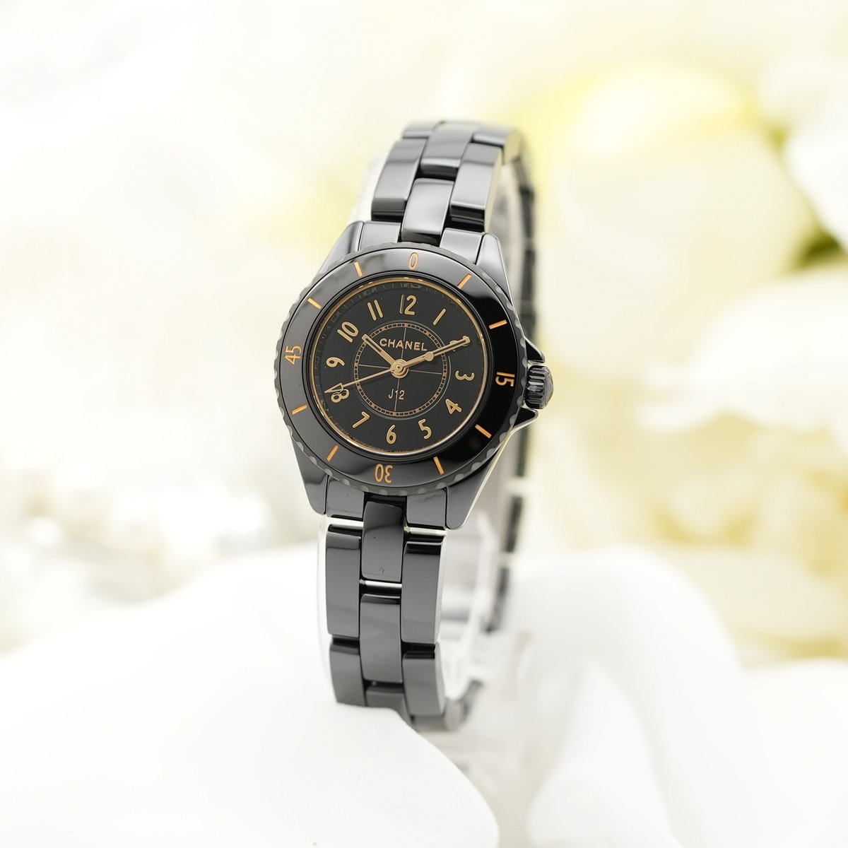 briller_gmt's tweet photo. 夏の装いにモードなアクセント。
CHANELのJ12。
▼腕時計を見る
🔗https://t.co/6rQk9qhtXN

60回まで無金利のショッピングクレジットなら、毎月のお支払いが抑えられます。
#シャネル https://t.co/8F1N59Bs0r