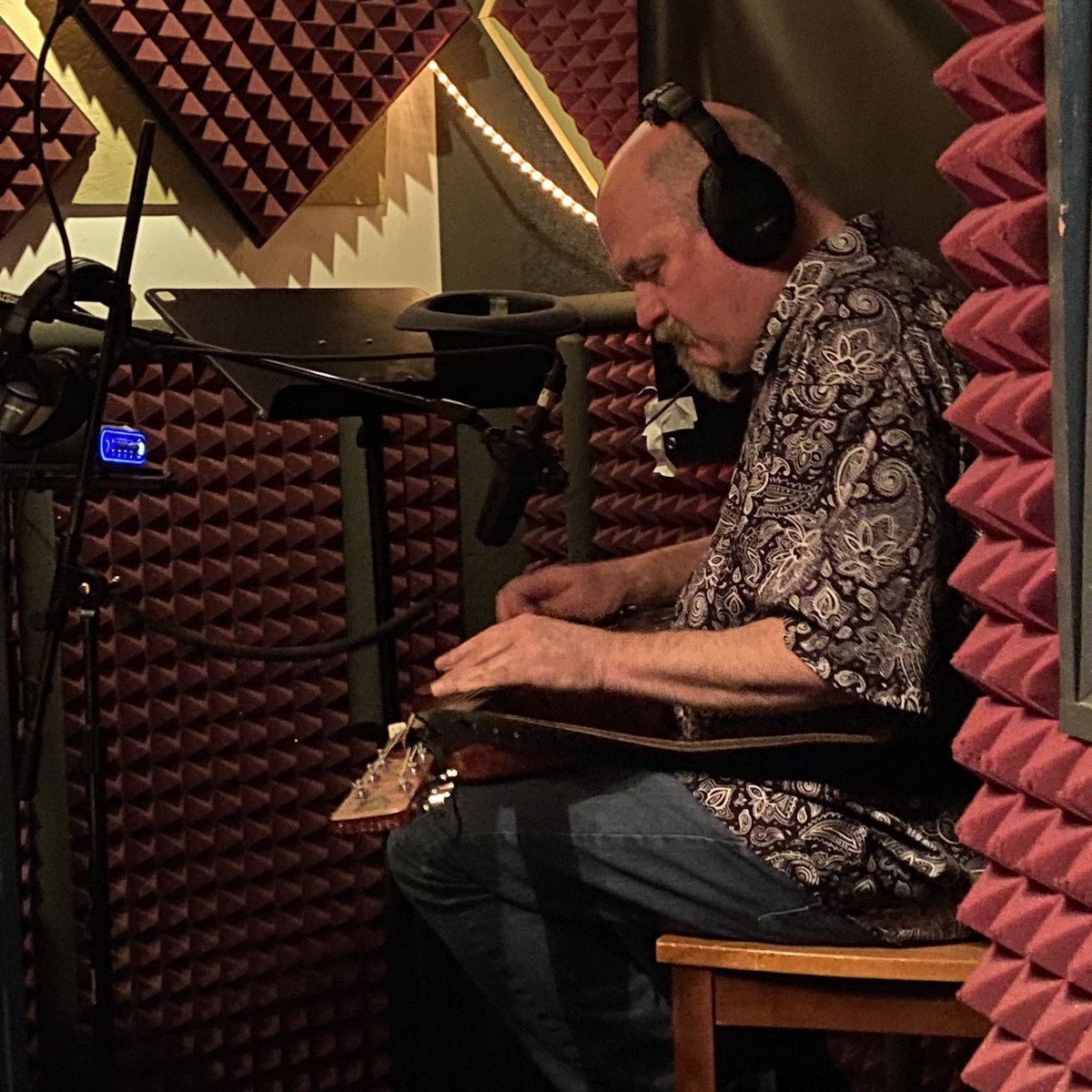 RoyalTMixes's tweet photo. Thoroughly endorse
@uad @waves @Antelopeaudio @BowersWilkins @avid @MCDSPaudio @Fullsail @CKstudioNYC @SlateDigital @izoptopeinc @Stevenslateaudio #artistdevelopment #recordlabel
#consulting #soundtrackcurator #Fullsail #productioncompany
#audiomixing #mixengineer https://t.co/1IbaekaIol