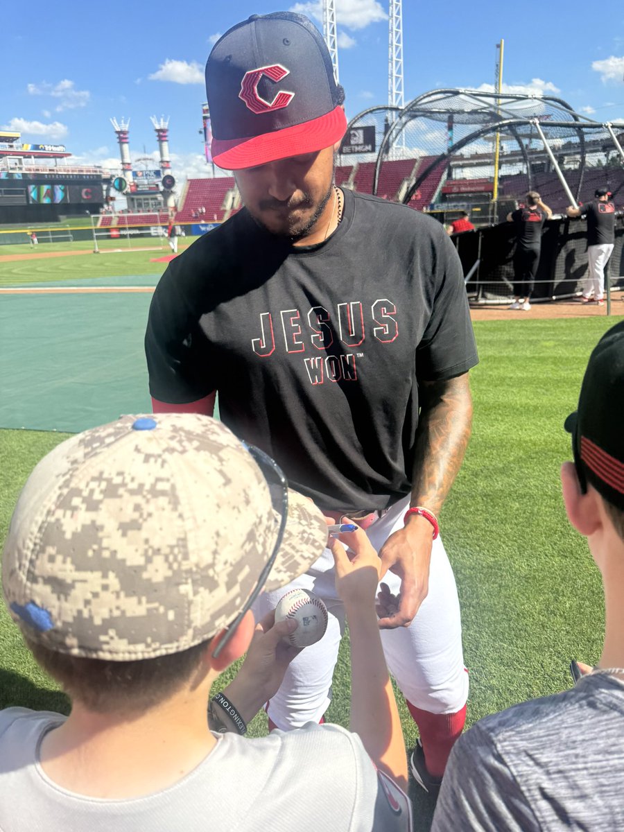 JasonBradyBaker's tweet photo. @Reds JB “Hey Dad,  Dane Myers that was nice to our team just made a TOUGH play!” https://t.co/Ll8N4CD4XT