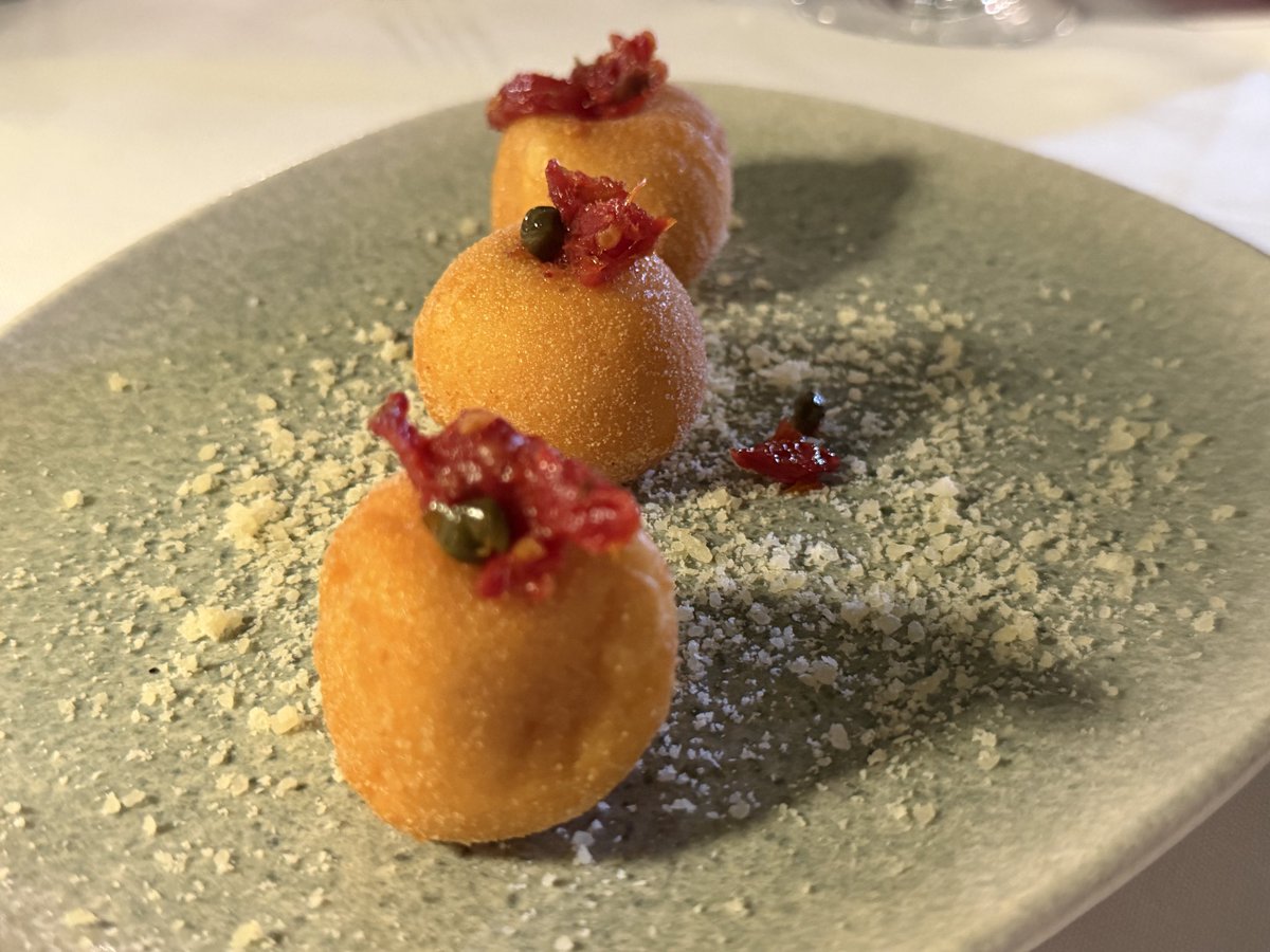 pollomaldonado's tweet photo. Esta noche acompañamos a @SottoventoPR en su #CreatorsNight, una experiencia que reúne a creadores de contenido para conocer de cerca su propuesta gastronómica y celebrar su nominación a los World Culinary Awards. 🍽️🇵🇷 https://t.co/YTqZHo61Jz