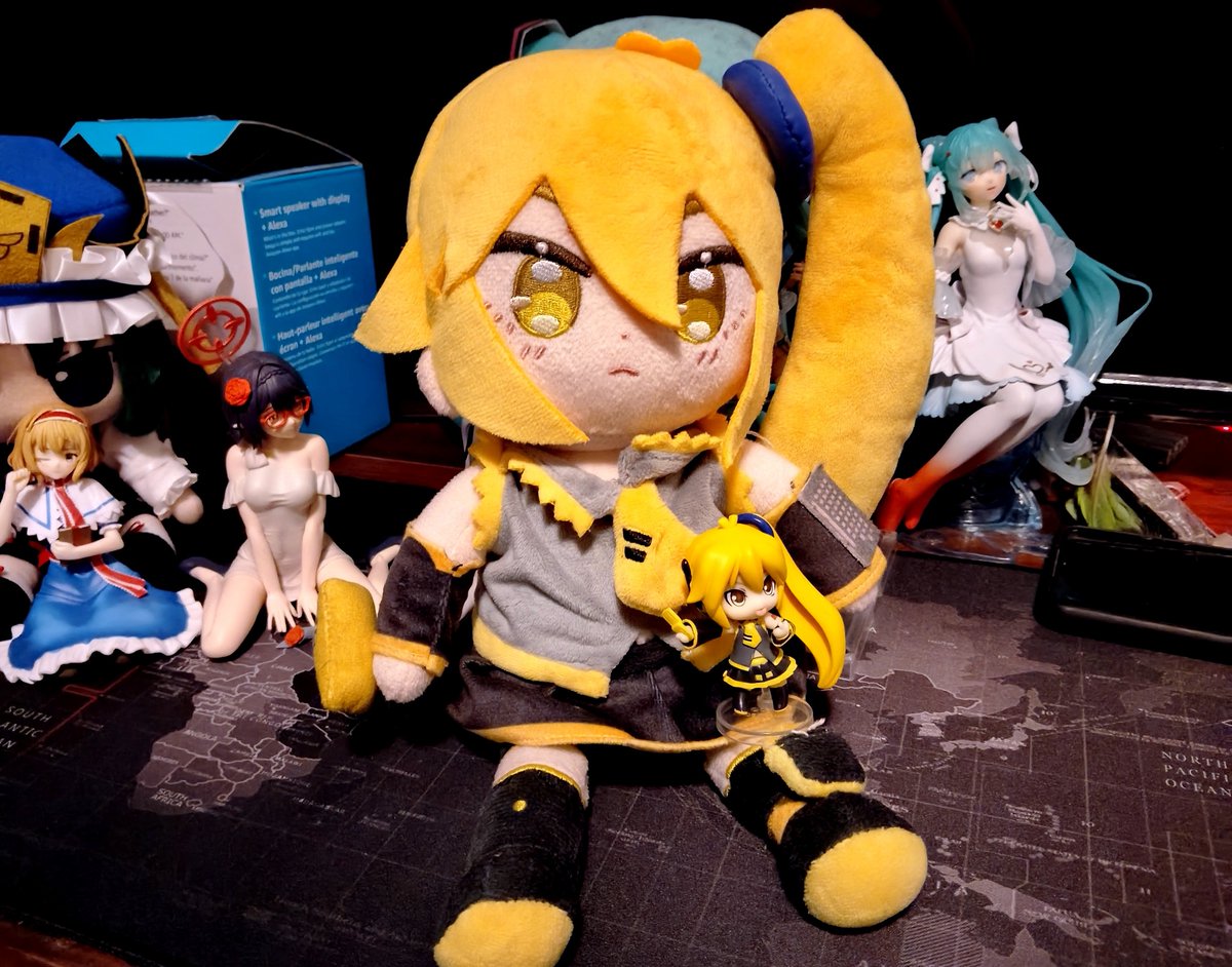 neko_soldier_42's tweet photo. ¡Después de años de búsqueda, finalmente llegó mi Nendoroid de Akita Neru hoy! 

#AkitaNeru #亞北ネル https://t.co/dan9brFnZg