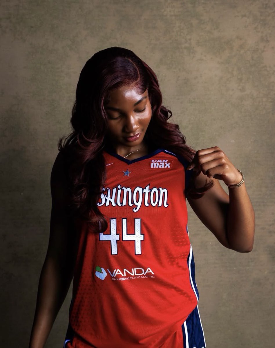 IriafenMuse's tweet photo. Kiki Iriafen in tonight’s W 🔥

20 points
10 rebounds

This marks her 13th double-double of the season. 🪄 https://t.co/WpyQcA5yp0